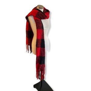 Super soft on trend Red and Black long Scarf 🧣